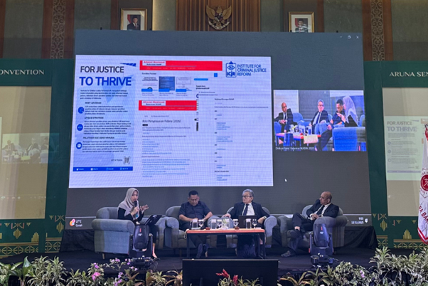 Diskusi panel IKADIN di Lombok, Kamis (12/12). Foto: istimewa.